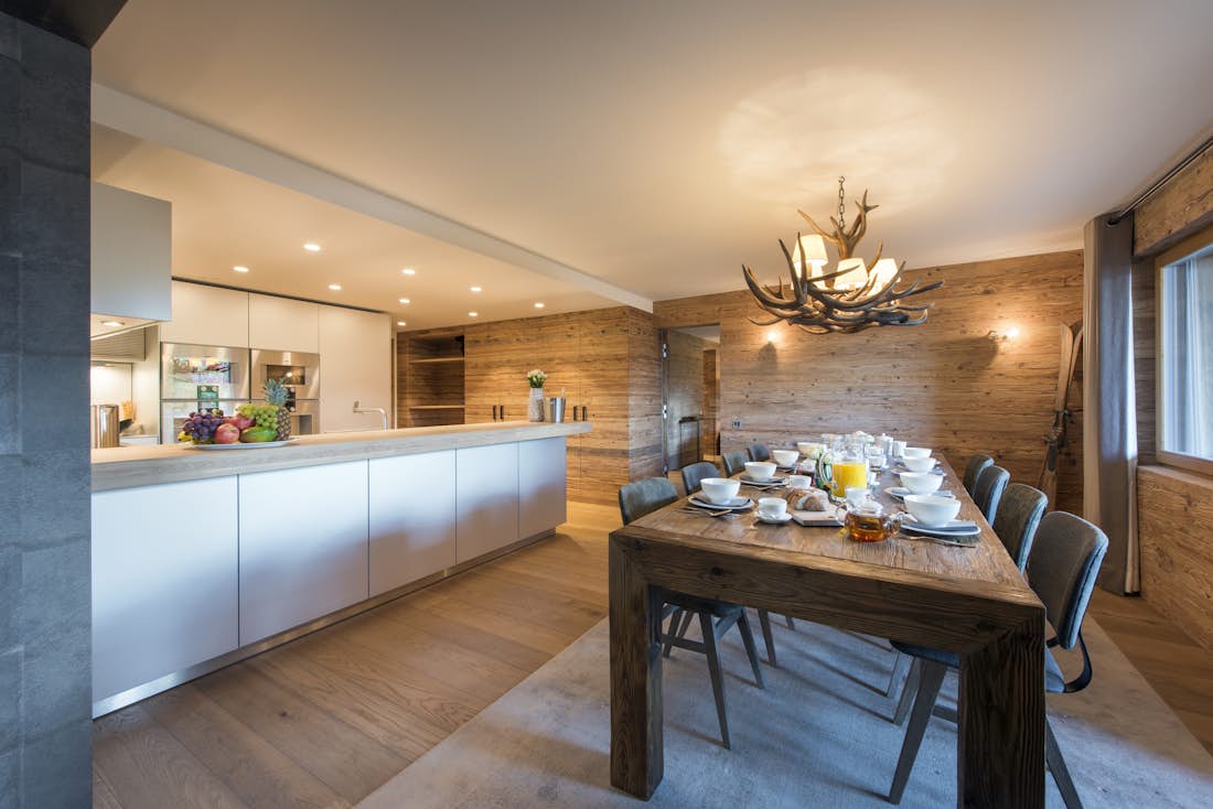 Verbier accommodation - Rosalp 4 - Lovely kitchen and dining area in Rosalp 4 in Verbier 