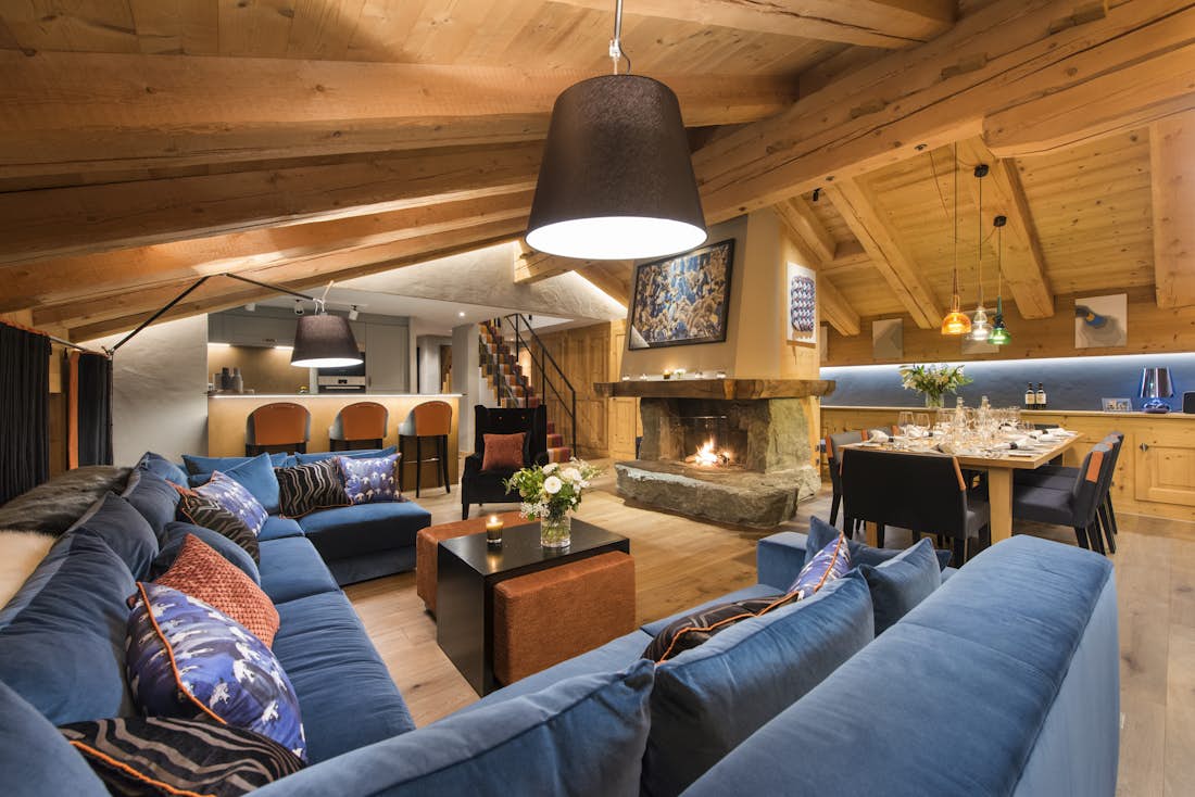 Verbier accommodation - Penthouse Entre Ciel et Terre - Living room with breathtaking views in Penthouse Entre Ciel et Terre in Verbier 