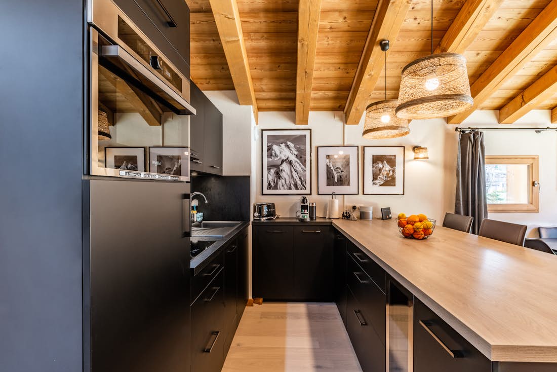 Fully equipped modern kitchen family apartment Sapelli Chamonix