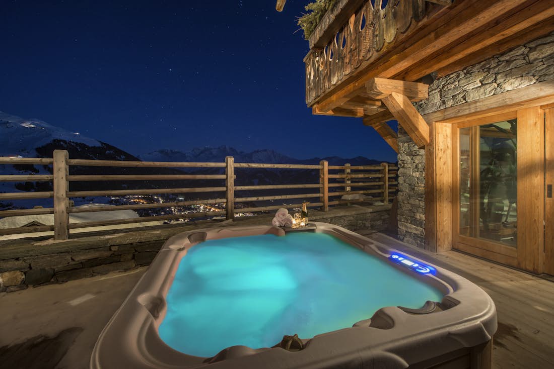 Verbier accommodation - Chalet Nyumba - Hot tub in Chalet Nyumba Verbier