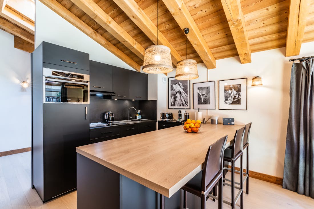 Cuisine contemporaine appartement de luxe familial Sapelli Chamonix