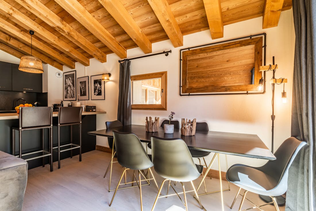 Chamonix location - Apartment Sapelli - Salle à manger familiale alpine dans l'appartement Sapelli à Chamonix