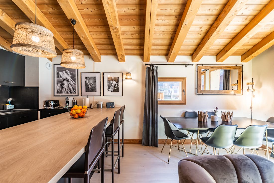 Cuisine en bois de luxe appartement Sapelli Chamonix