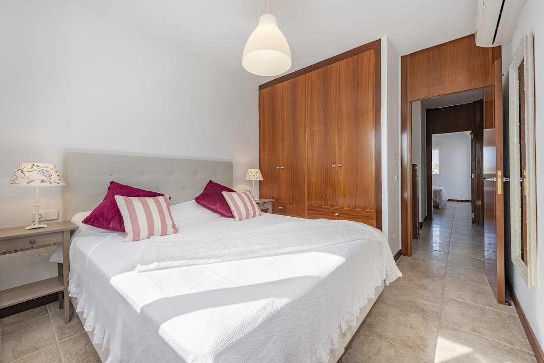 Mallorca accommodation - Villa Maricel - Double ensuite bedroom at family villa Maricel in Mallorca