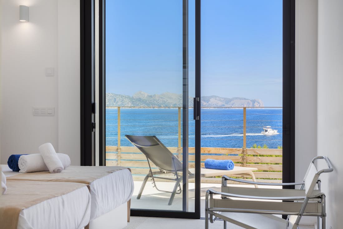 Majorque location - Villa Seablue - Chambre double confortable avec vue sur le paysage villa Seablue de luxe vue mer à Mallorca