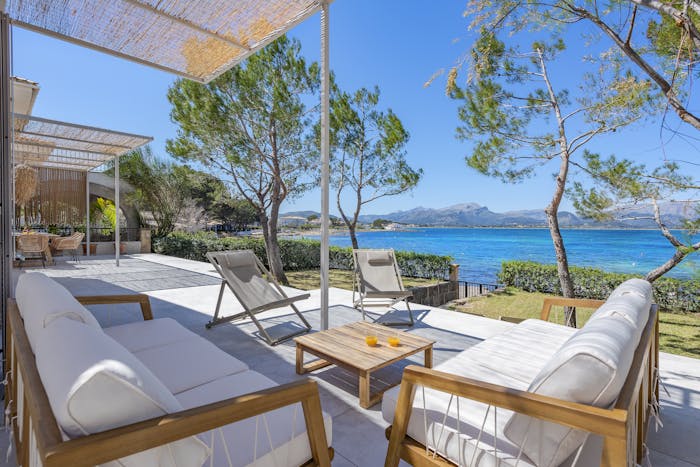 Grande terrasse vue sur la mer villa Barcares de luxe avec vues méditerranéennes Mallorca