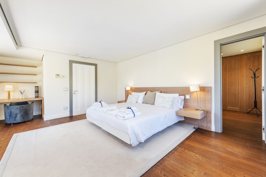 Mallorca accommodation - Villa Cielo Bon Aire - Luxury double ensuite bedroom with sea view at sea view villa Villa Cielo Bon Aire in Mallorca