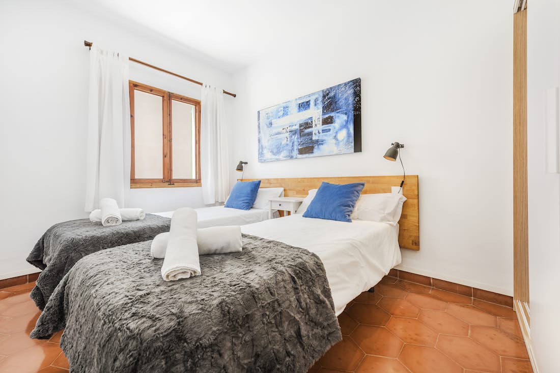 Chambre double confortable vue paysage villa Can Verd de luxe avec accès à la plage Mallorca