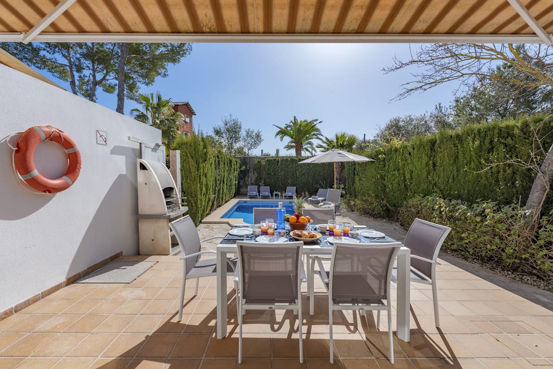 Mallorca alojamiento - Villa Marisol - Large terrace in Private pool villa Marisol in Mallorca