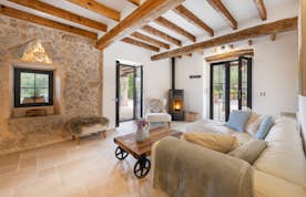 Mallorca alojamiento - Villa Sant Marti - amplio salon terraza casa sant marti mallorca