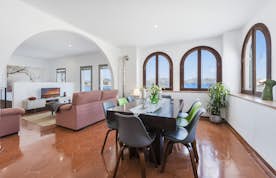 Belle salle à manger ouverte villa Can Verd de luxe avec accès à la plage Mallorca