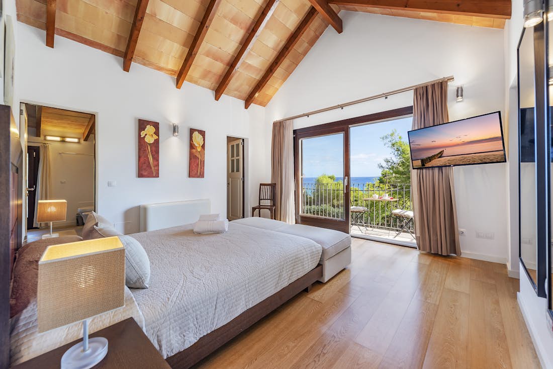 Majorque location - Villa Mal Pas Beach - Chambre double moderne avec salle de bain et avec vue sur la mer dans villa Mal Pas beach  de luxe familial à Mallorca