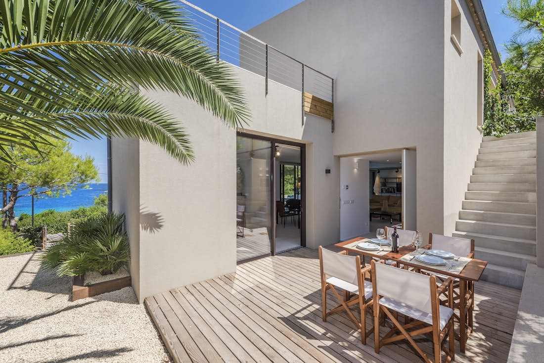 Belle salle à manger ouverte villa Seablue de luxe avec piscine privée Mallorca