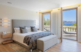 Majorque location - Villa Lion - Chambre double moderne salle de bain vue sur la mer villa Lion de luxe avec piscine privée Mallorca