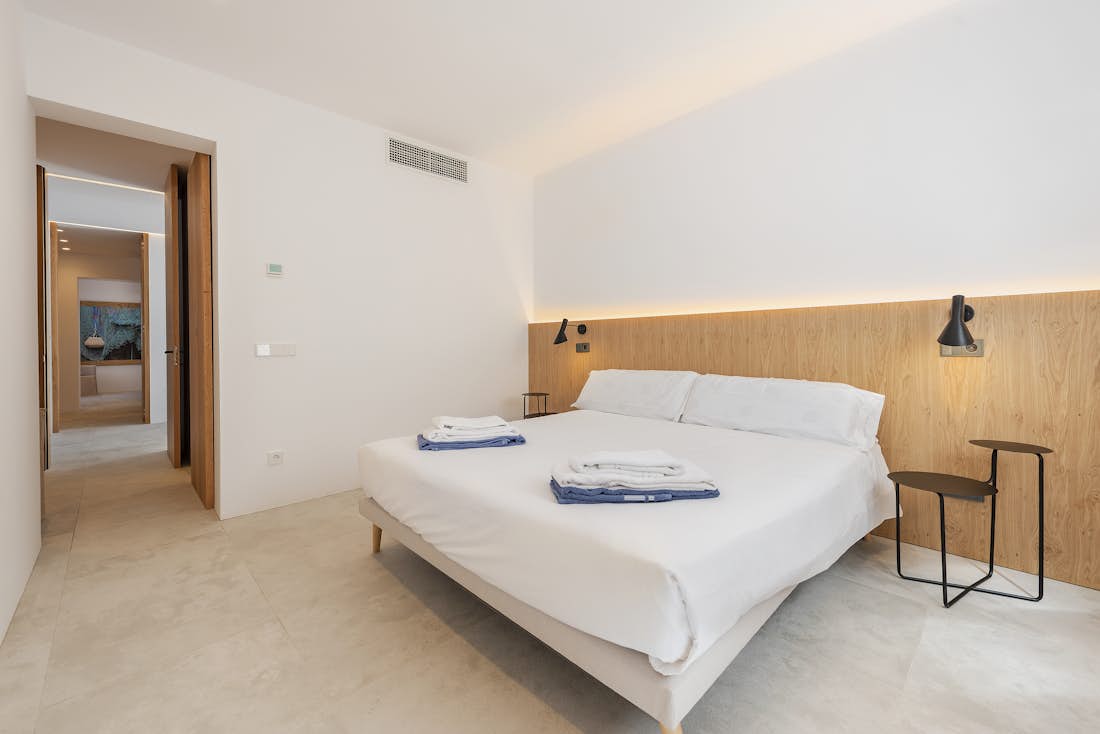 Cosy double bedroom sea view villa Barcares Mallorca