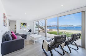 Mallorca alojamiento - Villa Can Verd - Spacious seaside living room mediterranean view villa Can Verd Mallorca