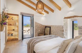 Mallorca alojamiento - Villa Sant Marti - habitación baño terraza casa sant marti mallorca