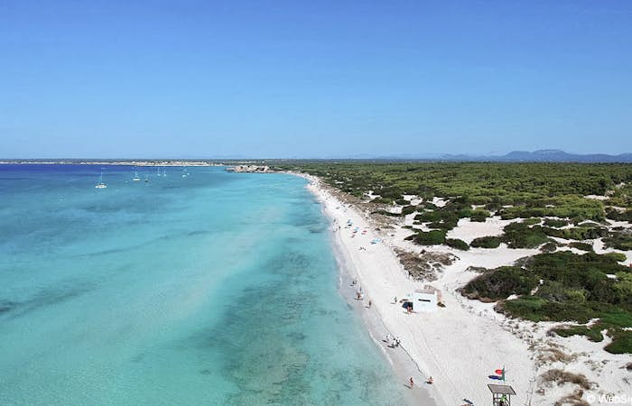 La plage d'Es Trenc s'étendant sur plus de 3 km à Majorque 