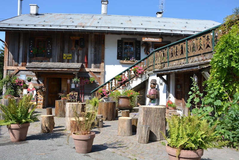 The entrance of La Fruitiere des Perrieres in Les Gets
