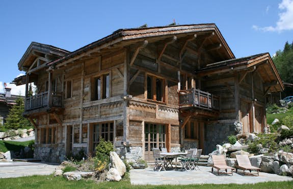 Alpine chalet with fireplace in Mageve
