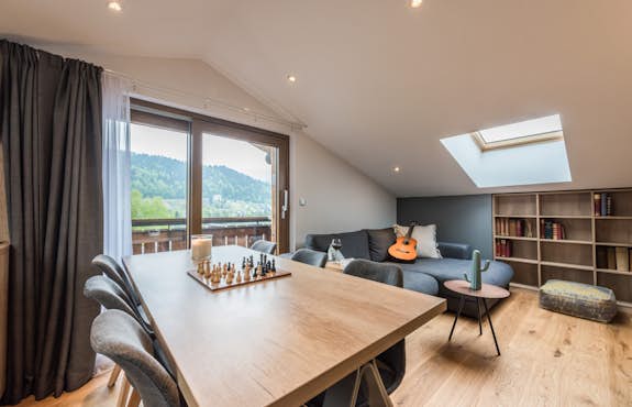 Apartment for 8 guests in Morzine | Emerald Stay