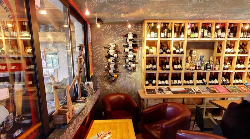 Le Coup de Cœur wine bar in Morzine Le Coup de Cœur wine bar in Morzine